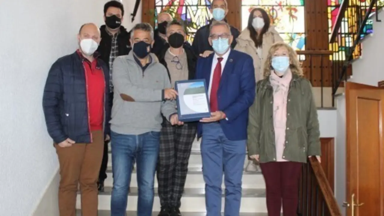 <p> La Diputaci&oacute;n de C&oacute;rdoba mejora las instalaciones del campo de f&uacute;tbol municipal de Hinojosa del Duque. Fuente: Diputaci&oacute;n de C&oacute;rdoba </p>