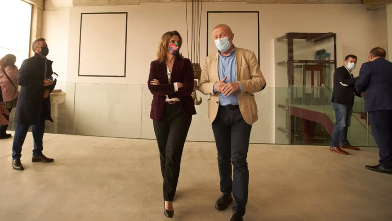 <p> Teresa Ribera, durante su visita a El Bierzo. - MINISTERIO PARA LA TRANSICI&Oacute;N ECOL&Oacute;GICA. </p>