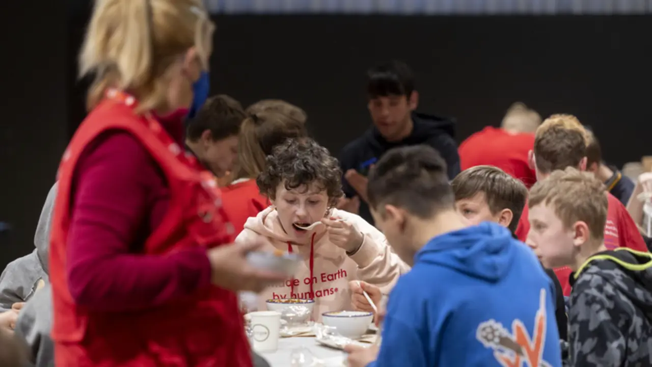 <p> Ni&ntilde;os refugiados ucranianos en un comedor en el Hotel Novote, en Madrid (Espa&ntilde;a). - Alberto Ortega - Europa Press </p>