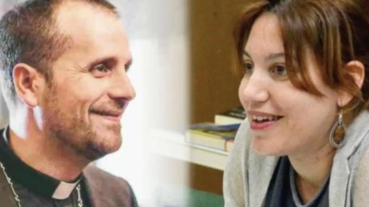 <p> 888BD667-2C94-4E4F-B557-96E11CD09466 </p>