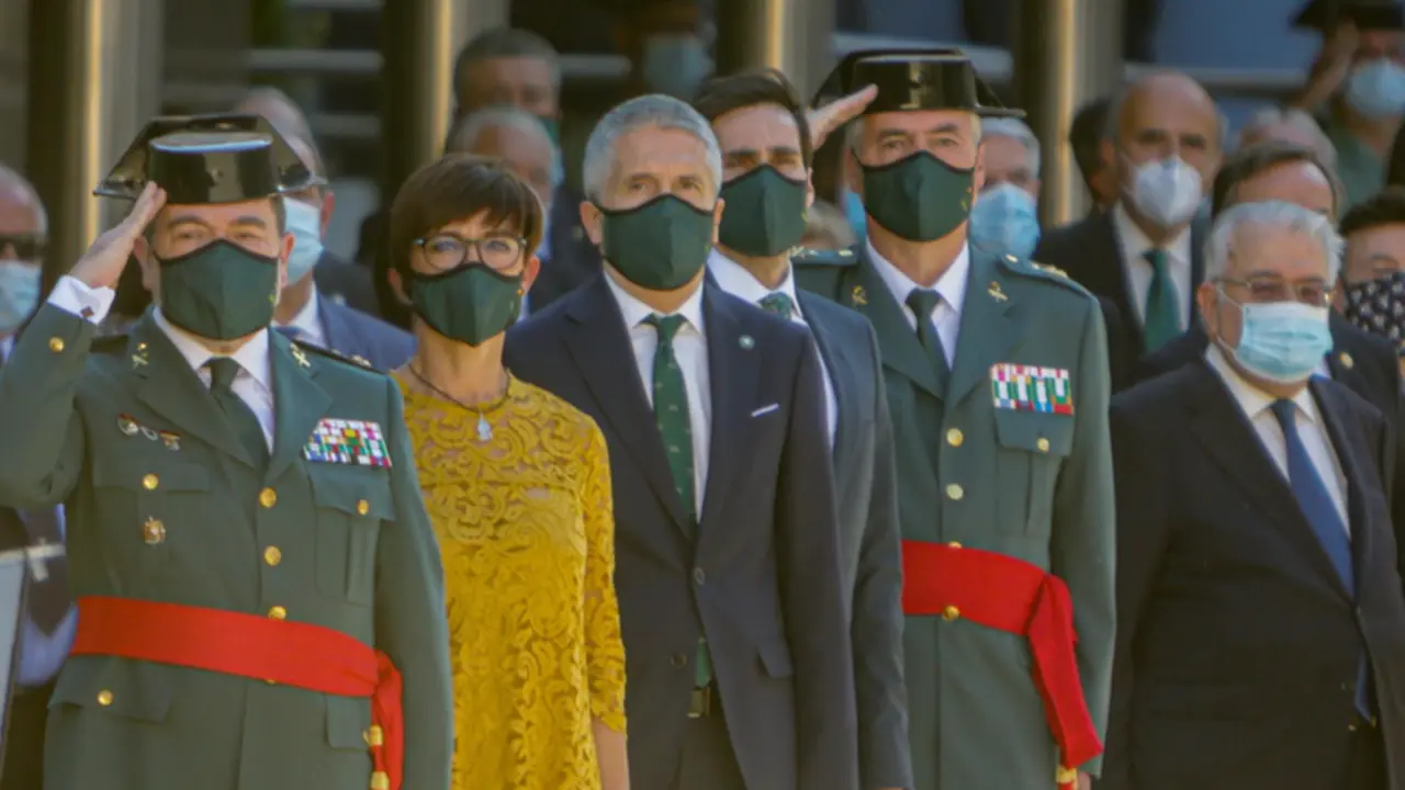 <p> Archivo - El DAO de la Guardia Civil, Pablo Salas, en primer t&eacute;rmino junto a la directora, Mar&iacute;a G&aacute;mez, y el ministro del Interior, Fernando Grande-Marlaska - Ricardo Rubio - Europa Press - Archivo </p>