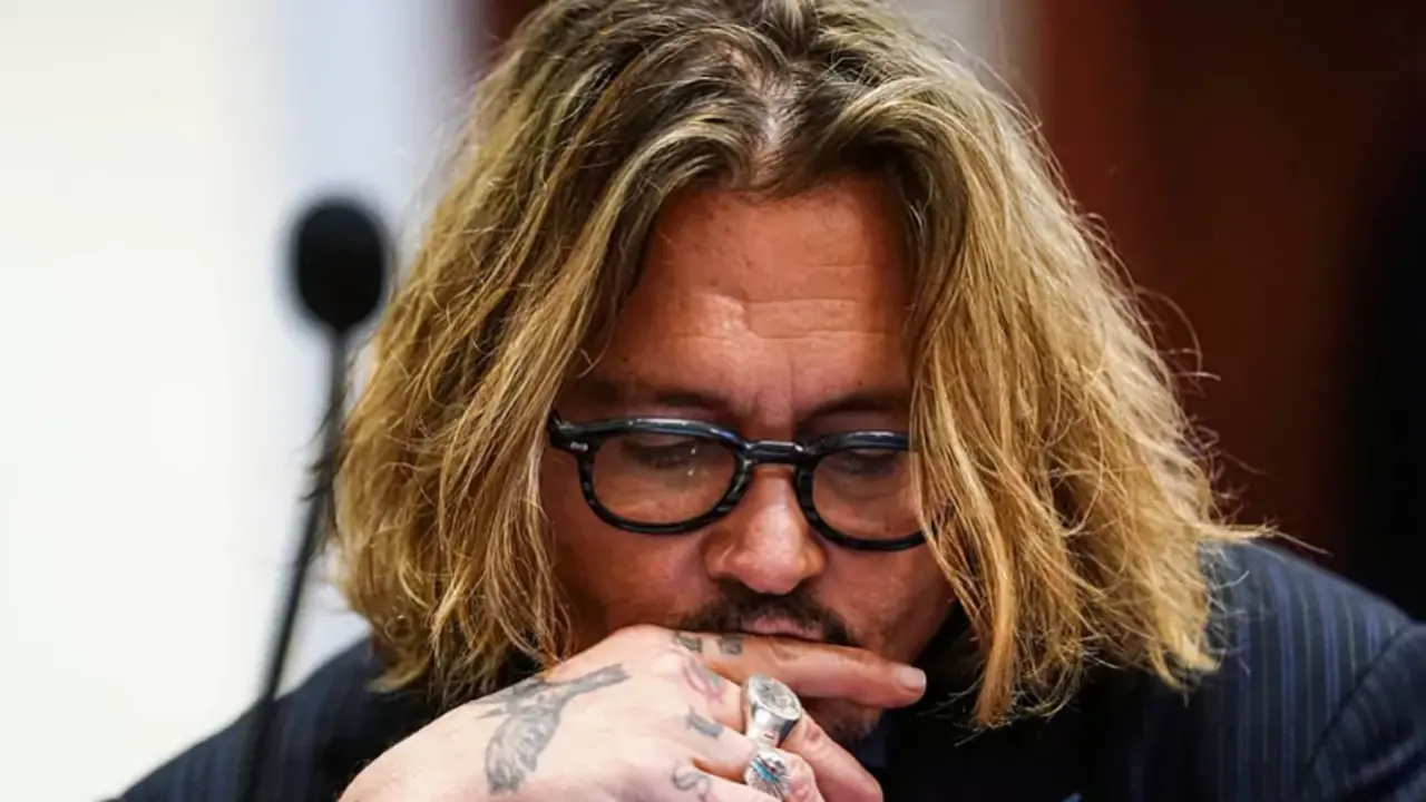 <p> Johnny Depp durante el juicio contra Amber Heard </p>