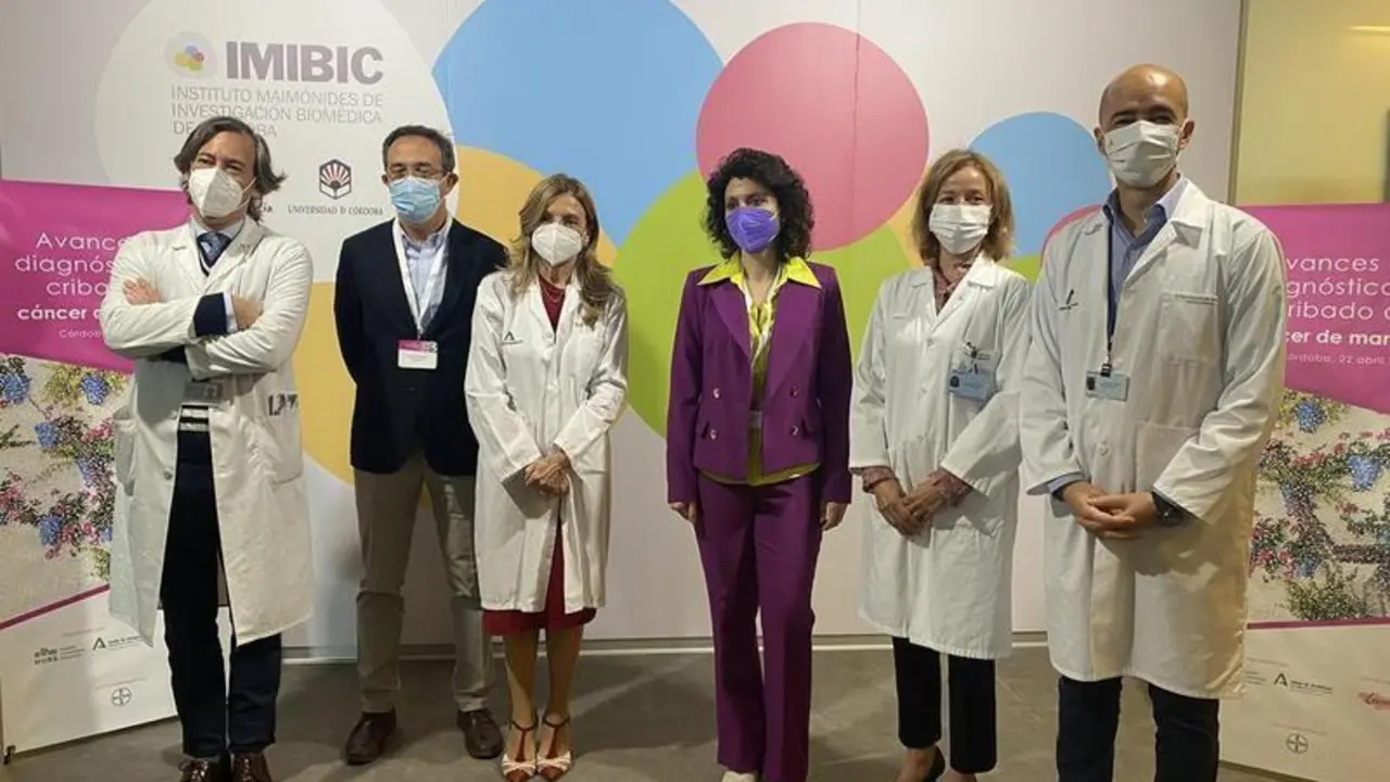 <p> Pablo P&eacute;rez, Jos&eacute; Luis Raya, Marina &Aacute;lvarez, Cristina Romero, Valle Garc&iacute;a y Franciso Trivi&ntilde;o en el encuentro en IMIBIC en colaboraci&oacute;n con la Sociedad Espa&ntilde;ola de Diagn&oacute;stico por Imagen de Mama (SEDIM). Fuente: Consejer&iacute;a de Salud y Familias de Andaluc&iacute;a </p>