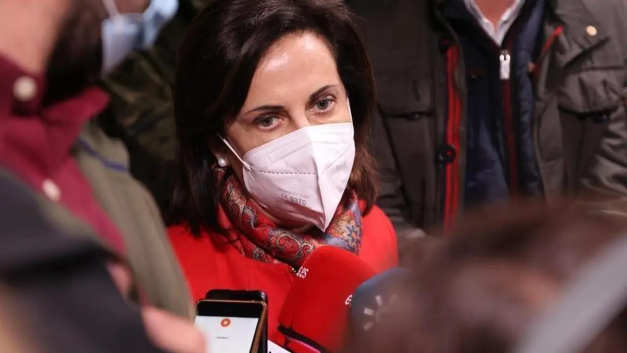 <p> La ministra de Defensa, Margarita Robles, en declaraciones a la prensa despu&eacute;s de la visita a la Brigada 'Guzm&aacute;n el Bueno' X. En la Base de Cerro Muriano a 22 de abril del 2022 en C&oacute;rdoba </p>