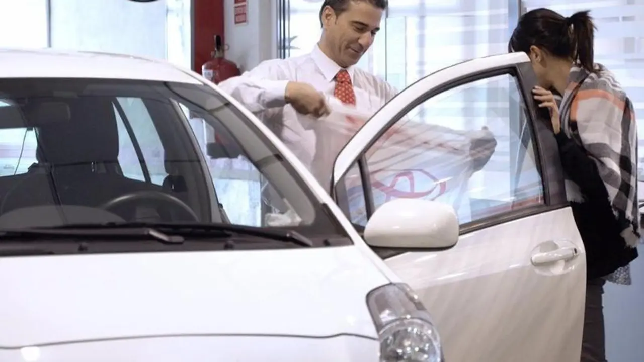 <p> Imagen de un concesionario de veh&iacute;culos </p>