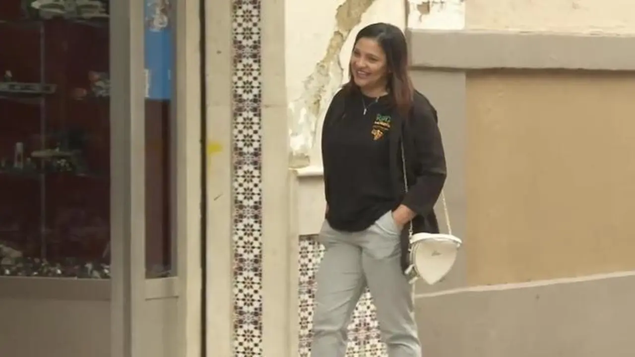 <p> E44E0788-C6F4-438A-ABB8-57217896E76B </p>