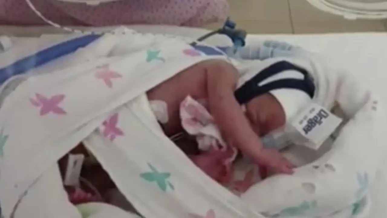 <p> 095CF918-1BEA-4843-AAC7-F98B52A220A6 </p>