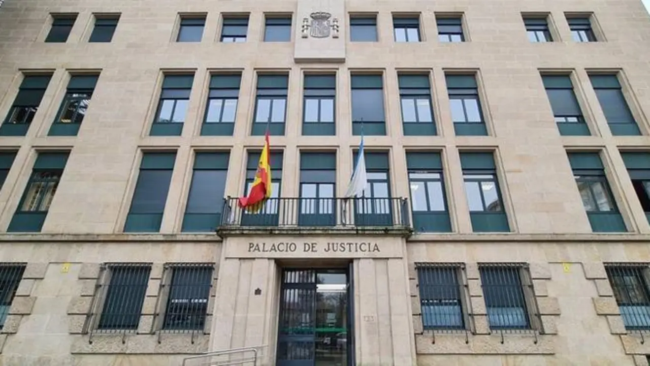 <p> Audiencia Provincial de Ourense </p>