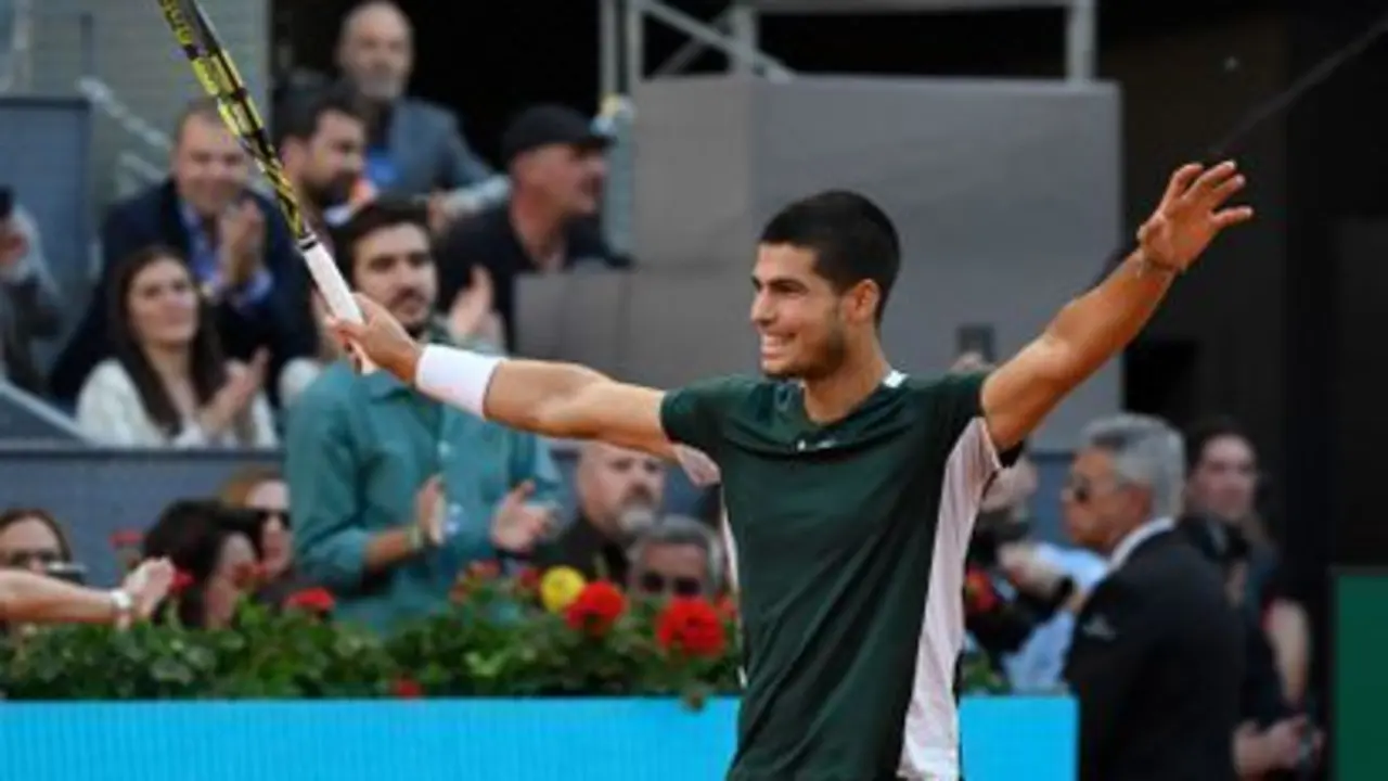 <p> Carlos Alcaraz </p>