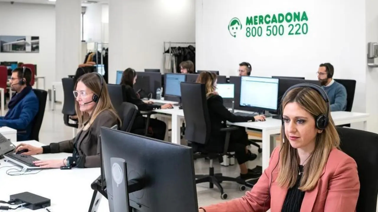 <p> Equipo de Atenci&oacute;n al Cliente de Mercadona. </p>