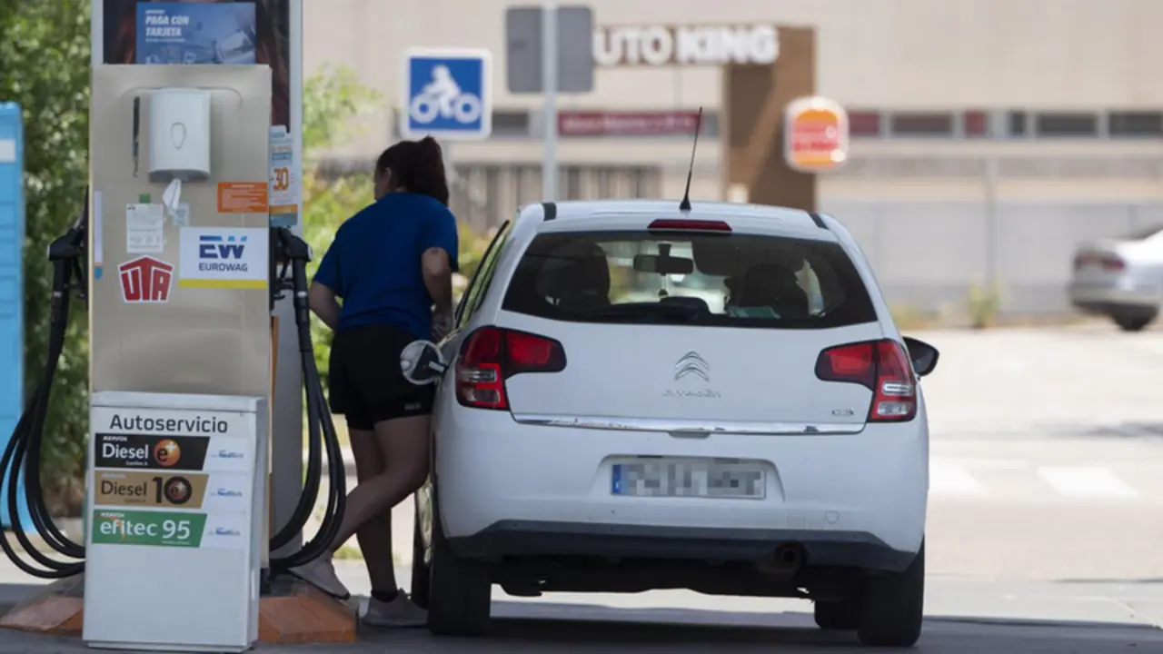 <p> Gasolinera. - Alberto Ortega - Europa Press </p>