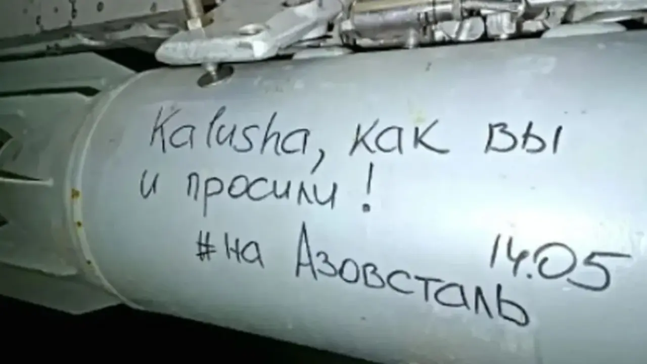 <p> Los mensajes en las bombas de Rusia escritas por los soldados se burlan del triunfo de Ucrania en Eurovisi&oacute;n 2022. Fuente TELEGRAM </p>