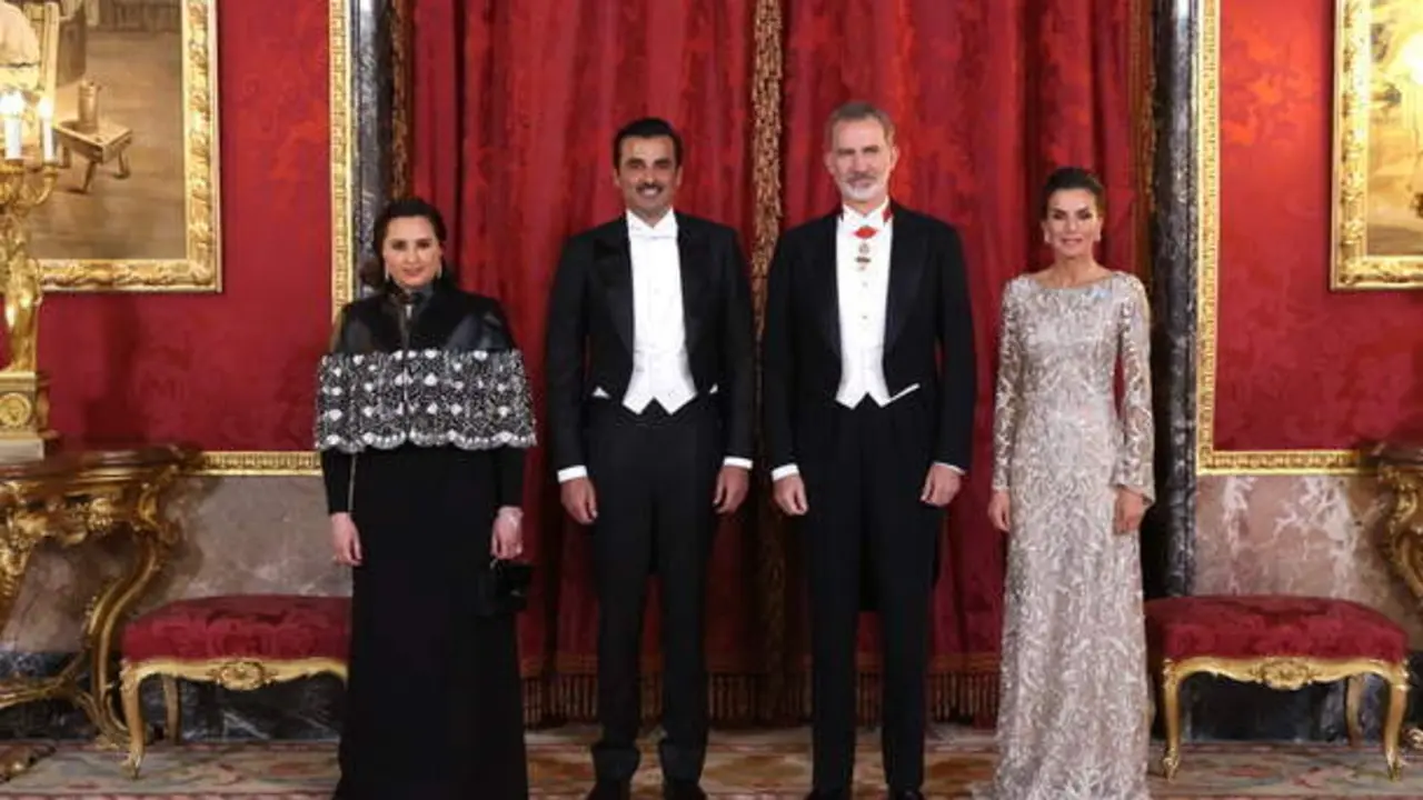<p> Cena en el Palacio Real. Los Reyes de Espa&ntilde;a, el emir de Catar y la jequesa de Catar - 17 de mayo de 2022 - Casa Real </p>