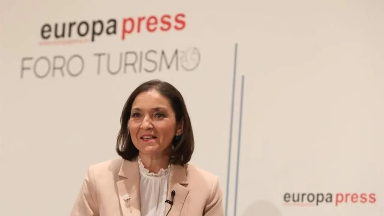 <p> La ministra de Industria, Comercio y Turismo, Reyes Maroto, interviene en la inauguraci&oacute;n de los nuevos Desayunos Informativos sobre Turismo por Foro Turismo de Europa Press en el Hotel Eurostars Madrid Tower, en Madrid (Espa&ntilde;a), a 22 de marzo de 2021. - Marta Fern&aacute;ndez - Europa Press </p>