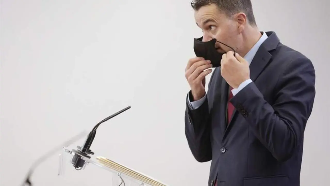 <p> El diputado por Tenerife y portavoz del PSOE en el Congreso, H&eacute;ctor G&oacute;mez Hern&aacute;ndez, en una rueda de prensa anterior a una Junta de Portavoces en el Congreso de los Diputados, a 21 de septiembre, en Madrid (Espa&ntilde;a). - Eduardo Parra - Europa Press </p>