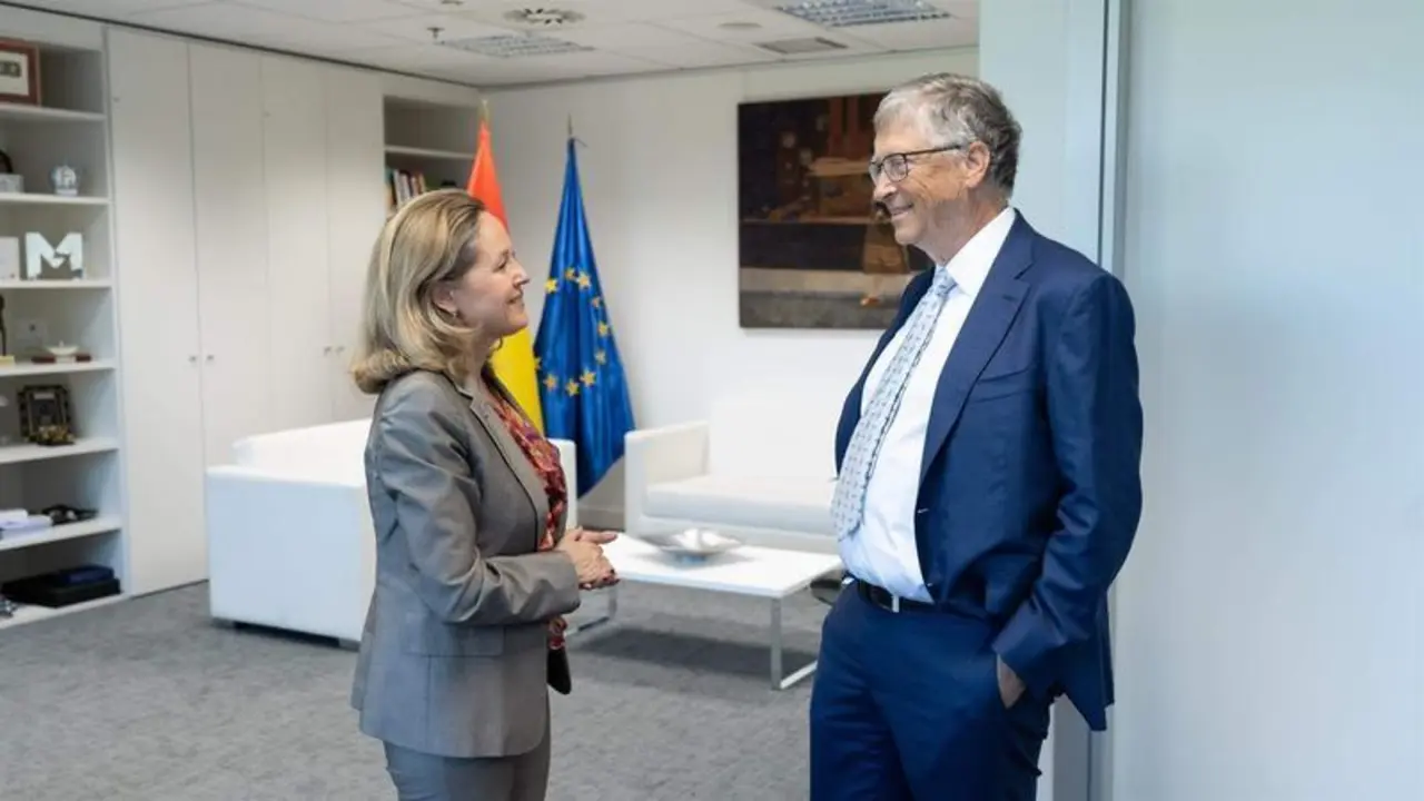 <p> La vicepresidenta primera del Gobierno y ministra de Asuntos Econ&oacute;micos, Nadia Calvi&ntilde;o, se re&uacute;ne con el fundador de Microsoft, Bill Gates, en Madrid este viernes 27 de mayo - Ministerio de Asuntos Econ&oacute;micos </p>
