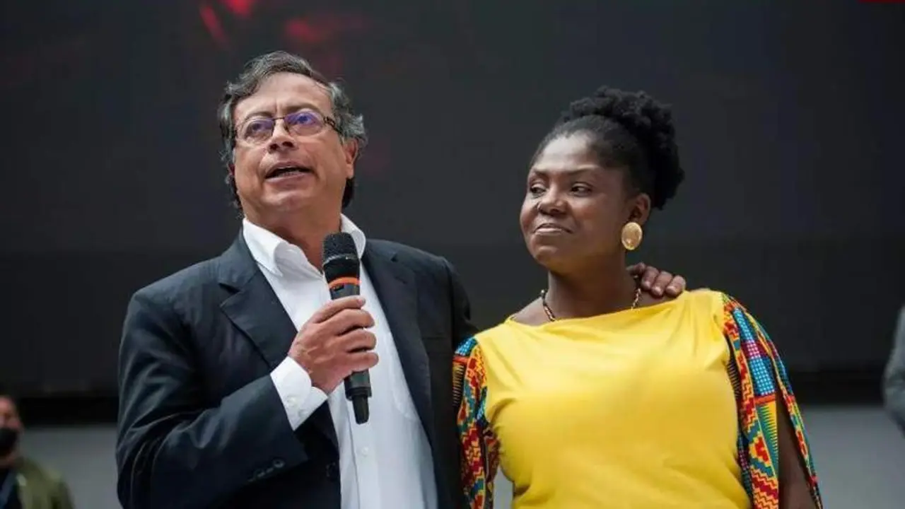 <p> El candidato presidencial colombiano de izquierda Gustavo Petro y su compa&ntilde;era de f&oacute;rmula, Francia M&aacute;rquez - CHEPA BELTRAN - ZUMA PRESS - CONTACTOPHOTO </p>