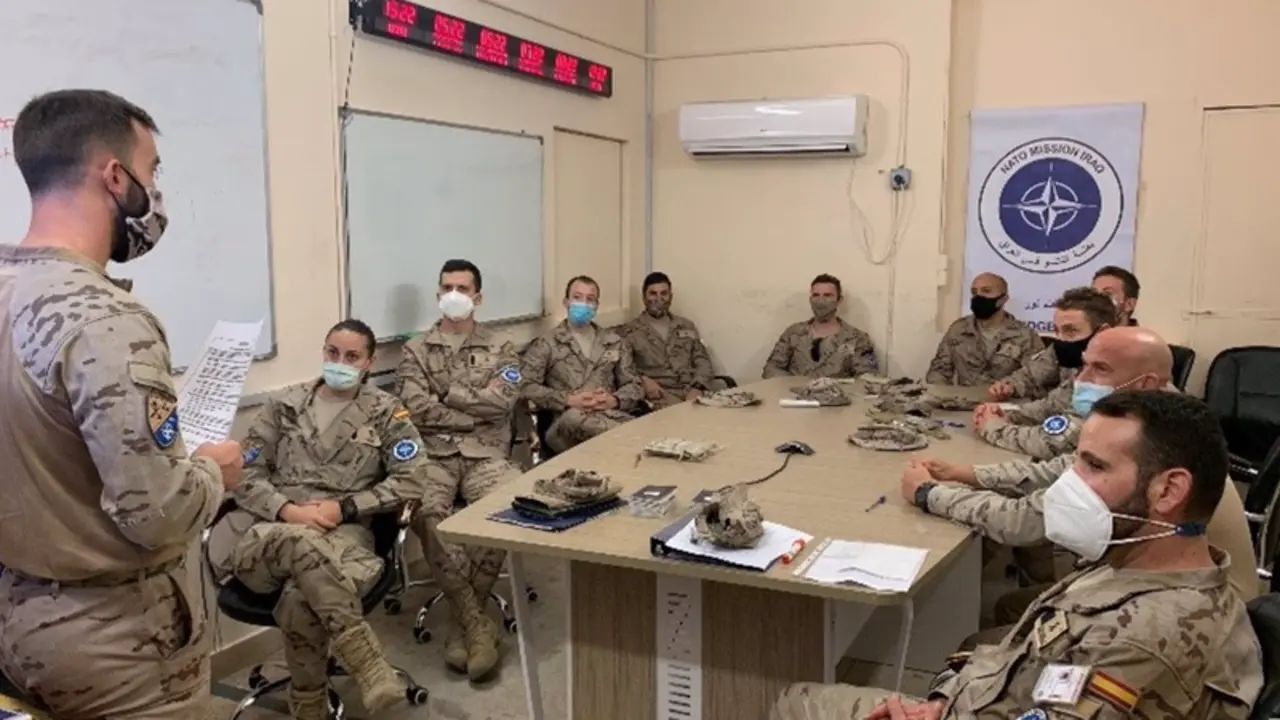 <p> Militares espa&ntilde;oles en la misi&oacute;n de la OTAN en Irak - EMAD </p>