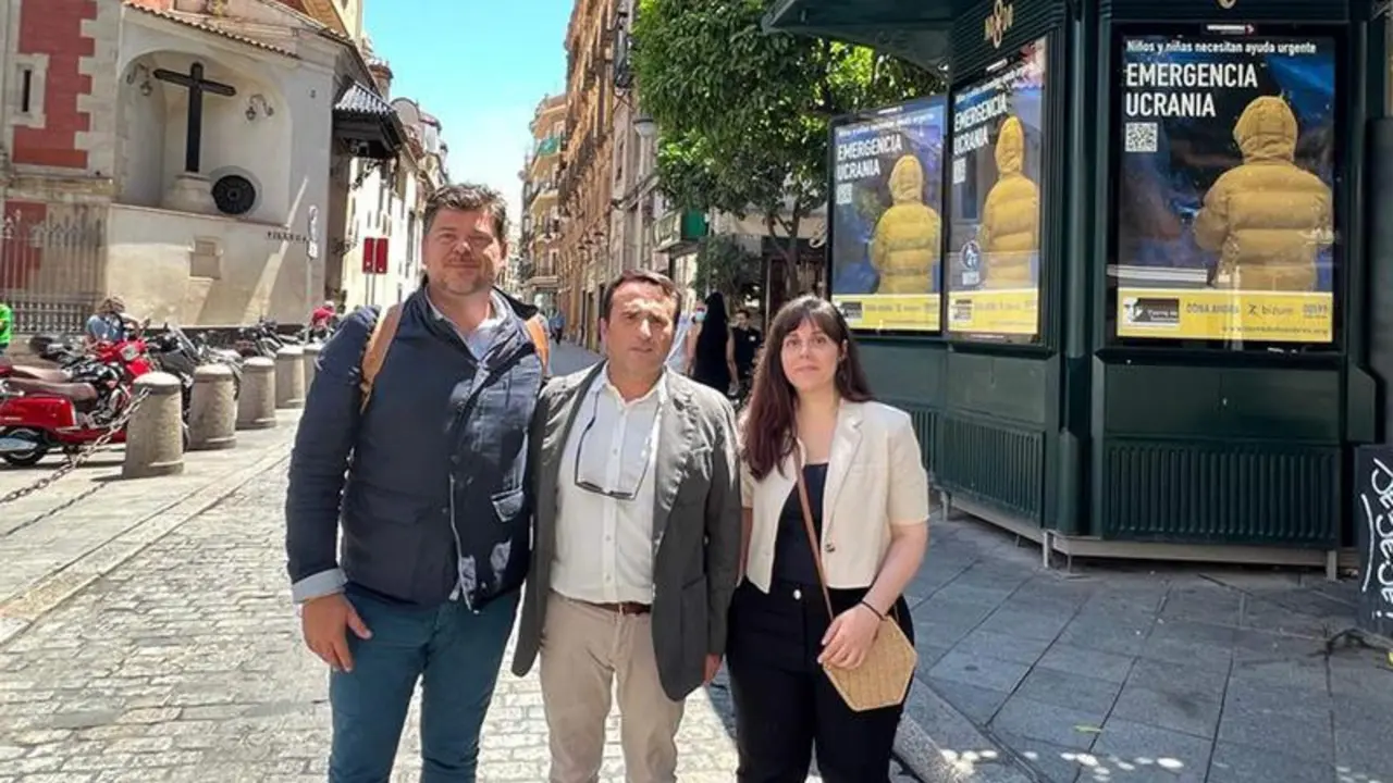 <p> Quioscos solidarios en Sevilla </p>