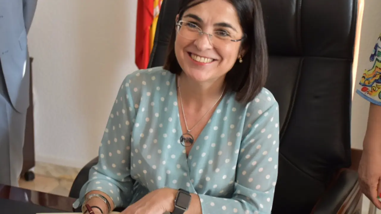 <p> La ministra de Sanidad, Carolina Darias, durante su visita al Ayuntamiento de Lucena (C&oacute;rdoba). - MINISTERIO DE SANIDAD </p>