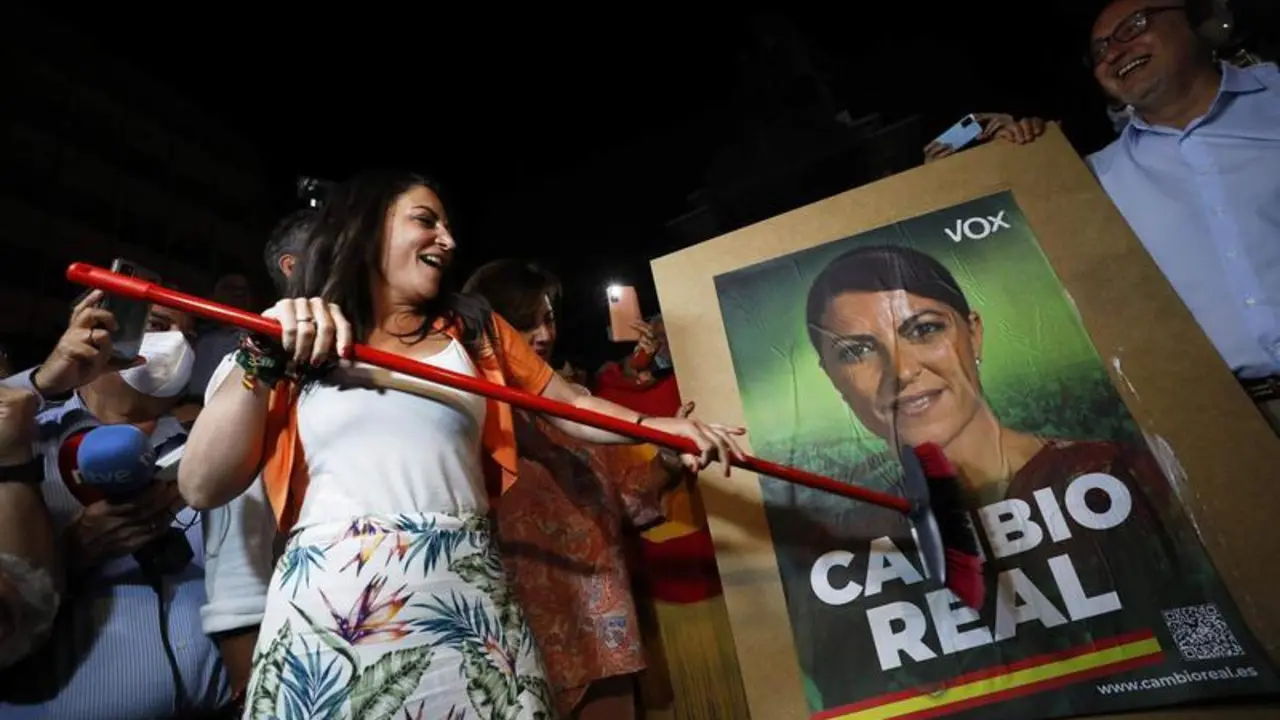 <p> Acto de inicio de campa&ntilde;a de la candidata de Vox a la Presidencia de la Junta, Macarena Olona </p>