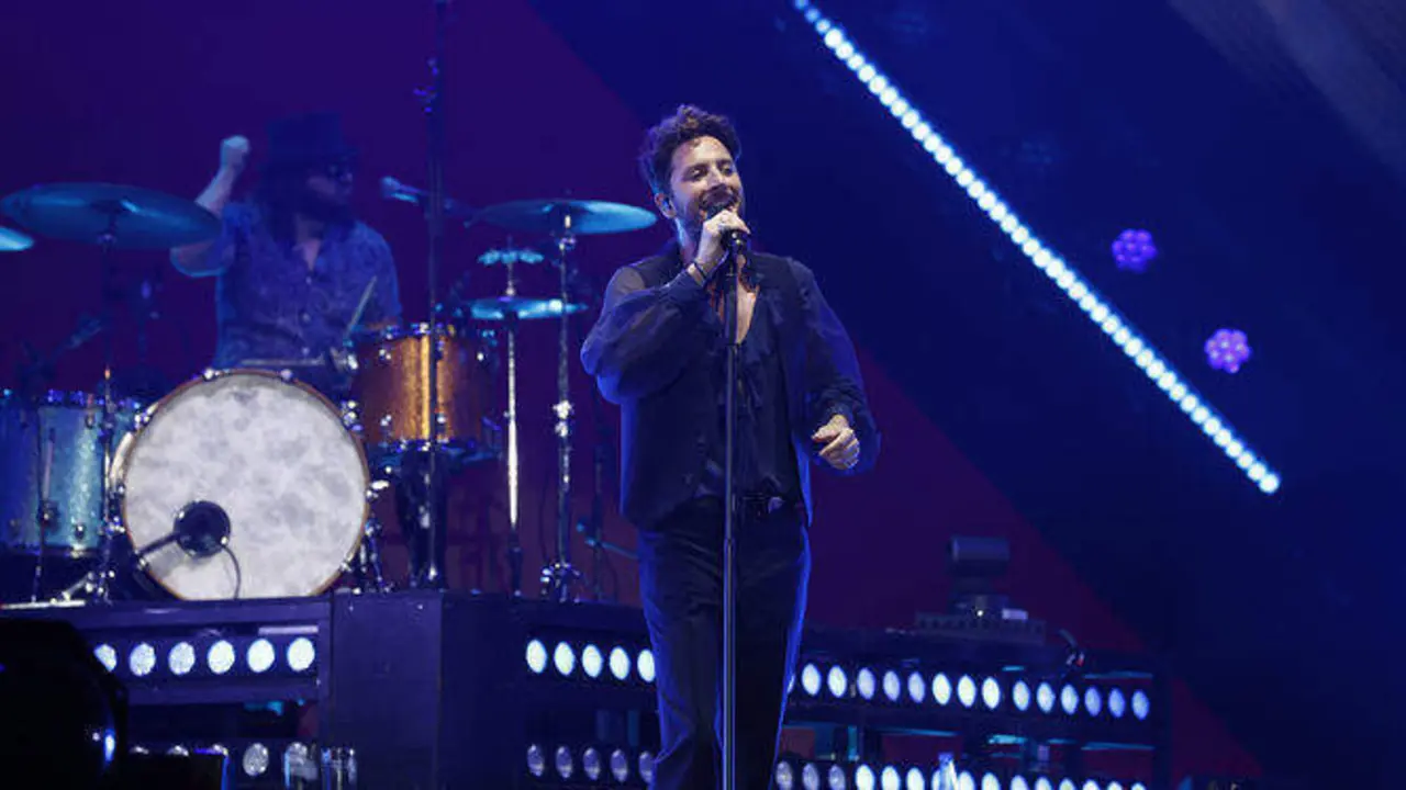 <p> Manuel Carrasco en su concierto de Sevilla </p>