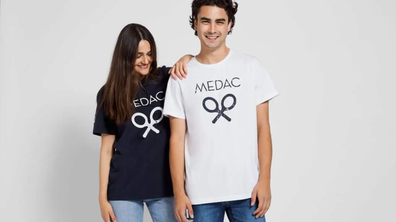 <p> Camisetas solidarias de Medac </p>