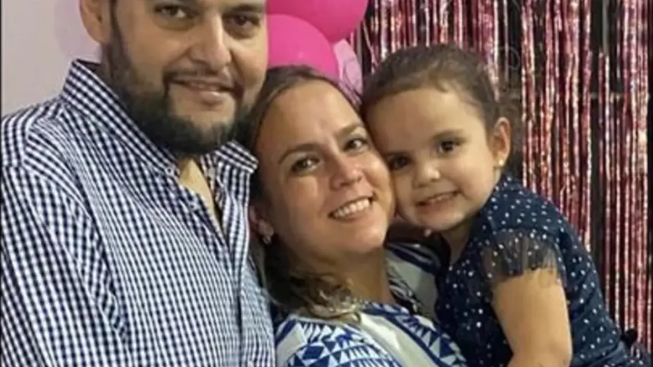 <p> La familia de Roberto y Andrea </p>