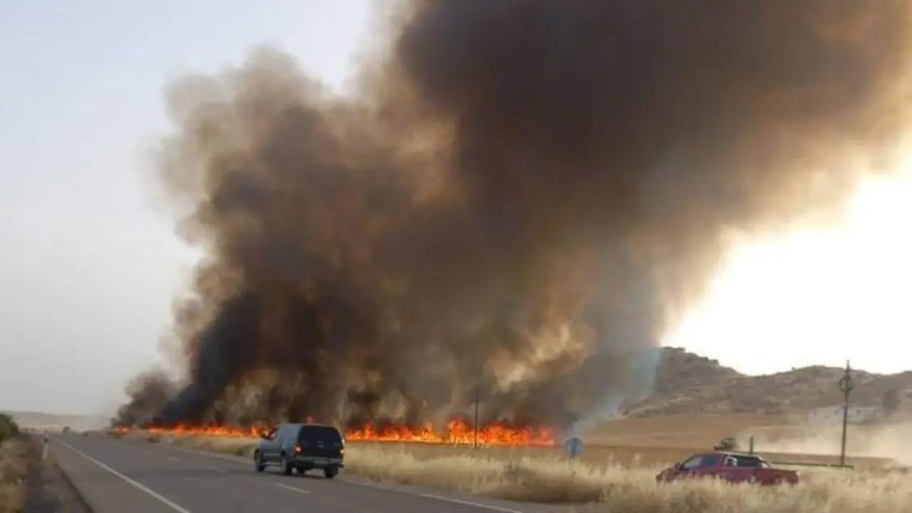 <p> Incendio en el pasto de Fuente Obejuna - Twitter de Infoca </p>