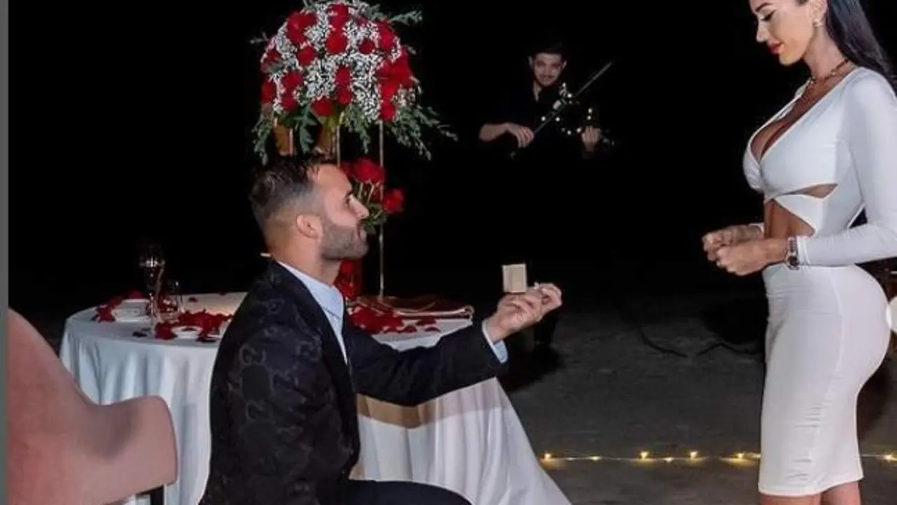 <p> La pedida de mano de Jes&eacute; Rodriguez y Aurah Ruiz </p>