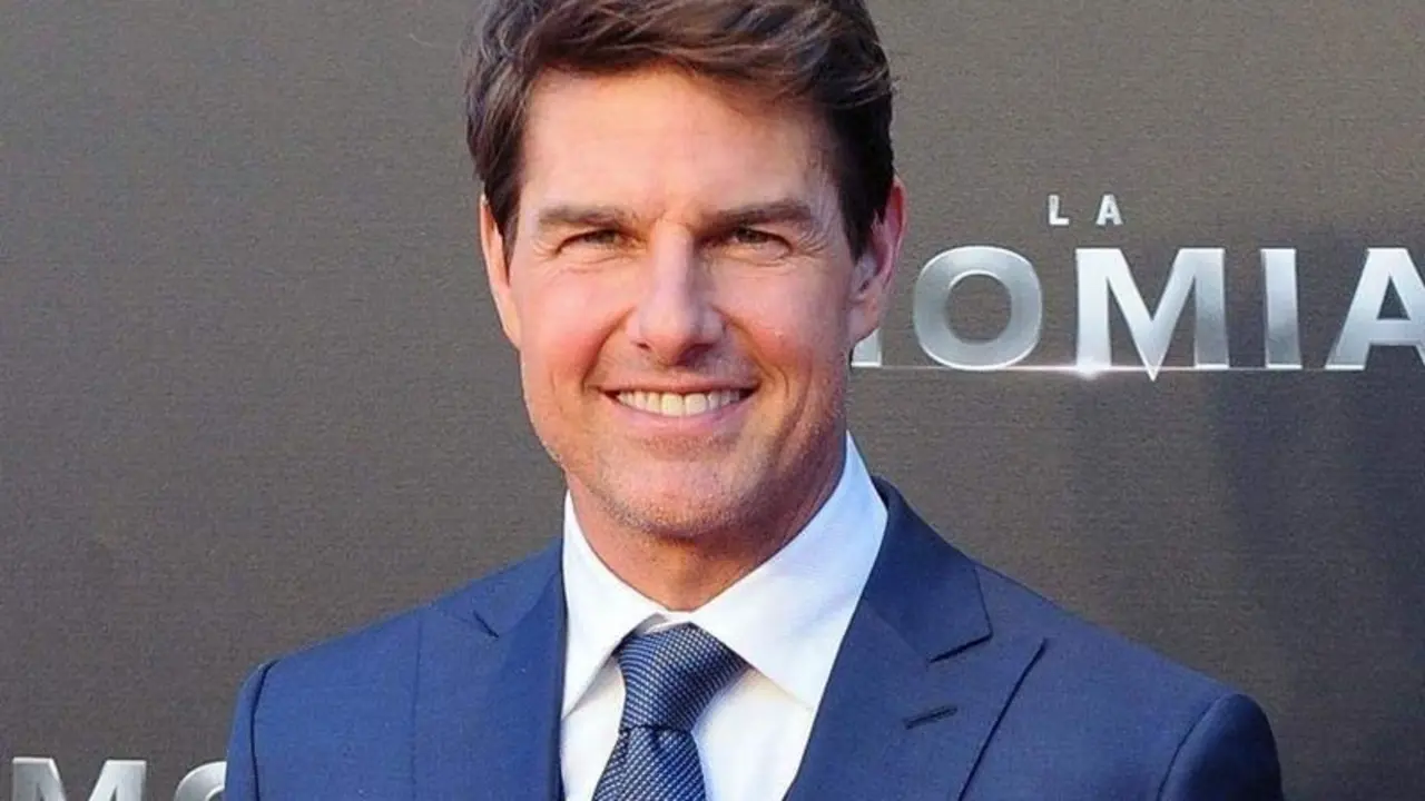 <p> Tom Cruise </p>