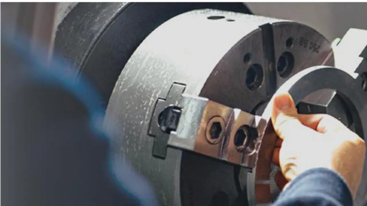 <p> Trabajo en f&aacute;brica </p>