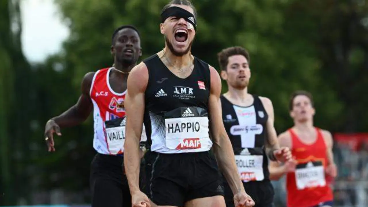 <p> Wilfried Happio, el atleta franc&eacute;s tras vencer en la final de 400 metros valla </p>