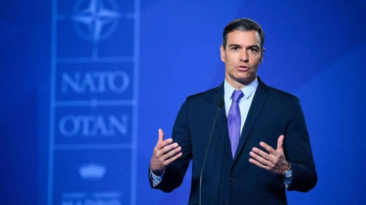 <p> El presidente del Gobierno, Pedro S&aacute;nchez, habla ante los medios antes de la Cumbre de la OTAN, que tiene lugar en Madrid. - Bernd von Jutrczenka </p>