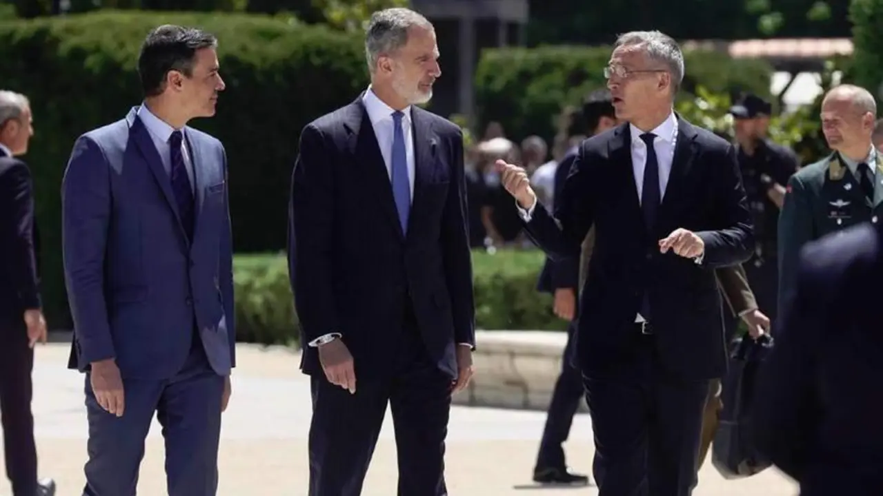 <p> Biden junto a el Rey Felipe VI y el presidente del gobierno, Pedro S&aacute;nchez </p>