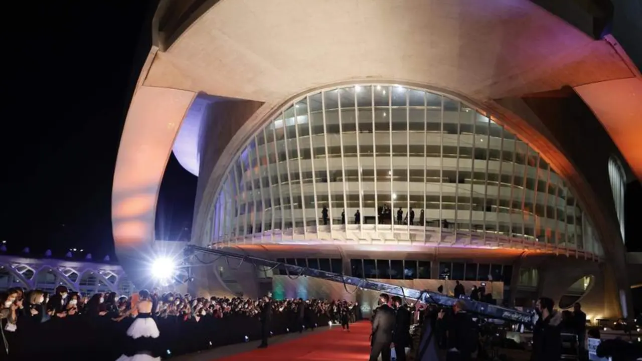 <p> El Palau de les Arts de Val&egrave;ncia en la noche de los 36 Premios Goya </p>