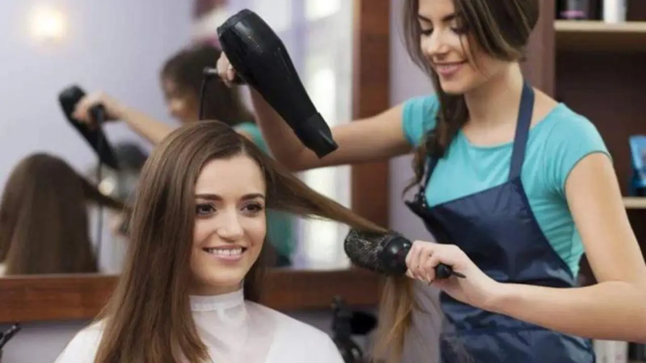 <p> Peluquer&iacute;a. FLOWww </p>