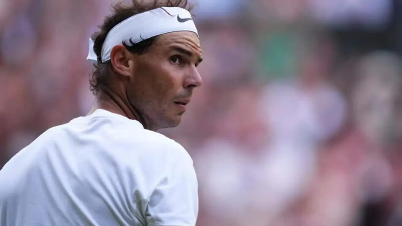 Rafa Nadal durante el partido de cuartos de final en Wimbledon
