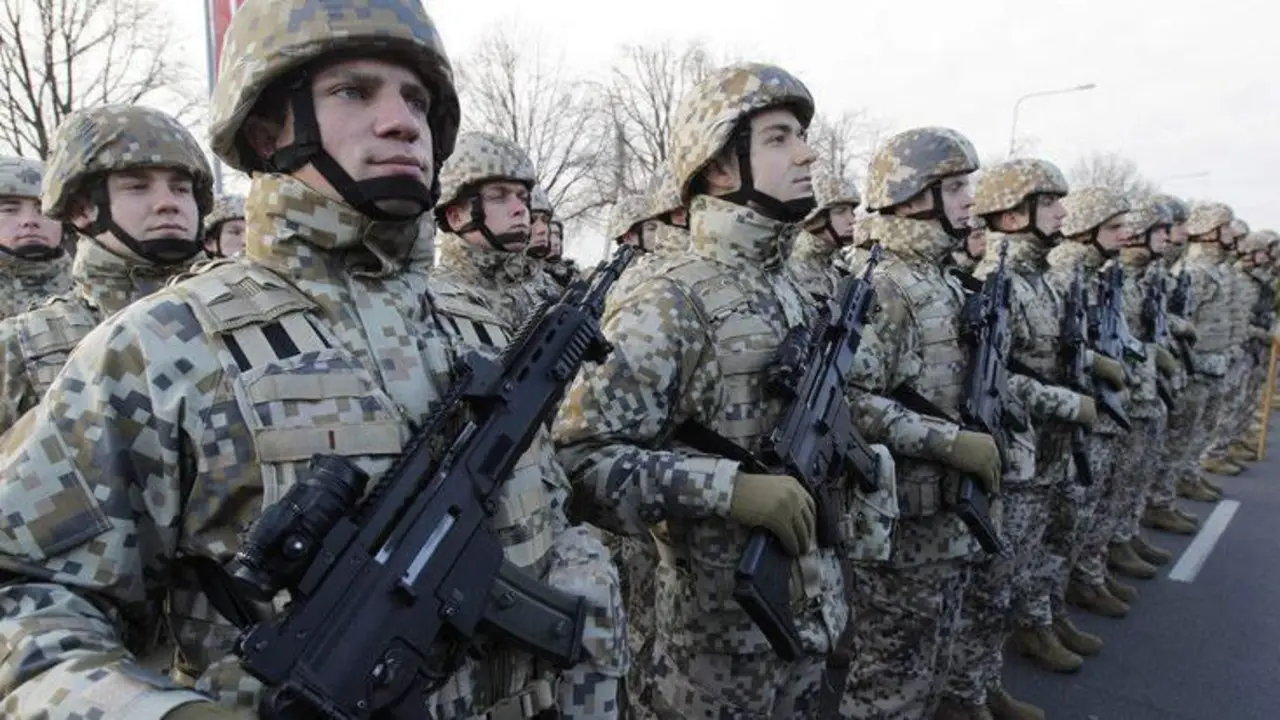 <p> VIDEO-El-Ejercito-de-Letonia-realiza-ejercicios-con-fuego-en-1104x570 </p>