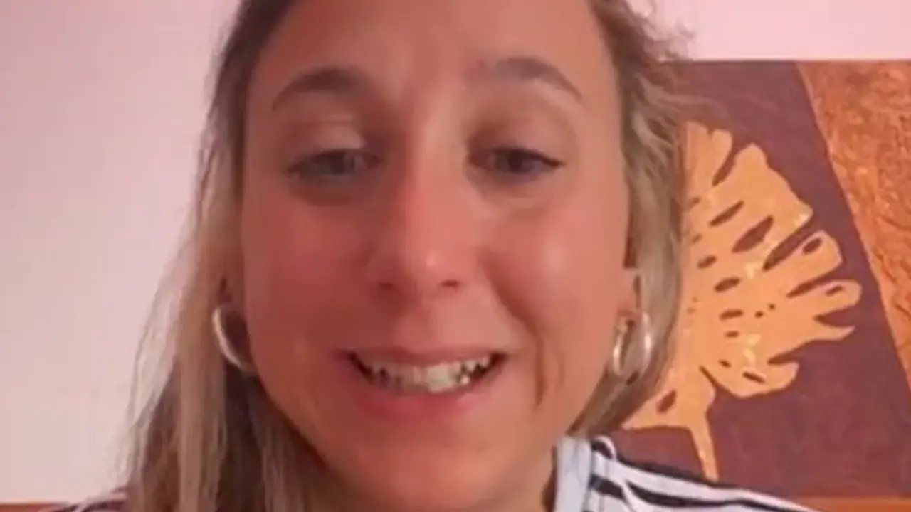 <p> Luc&iacute;a, la madre de Romeo en el directo de Instagram. </p>
