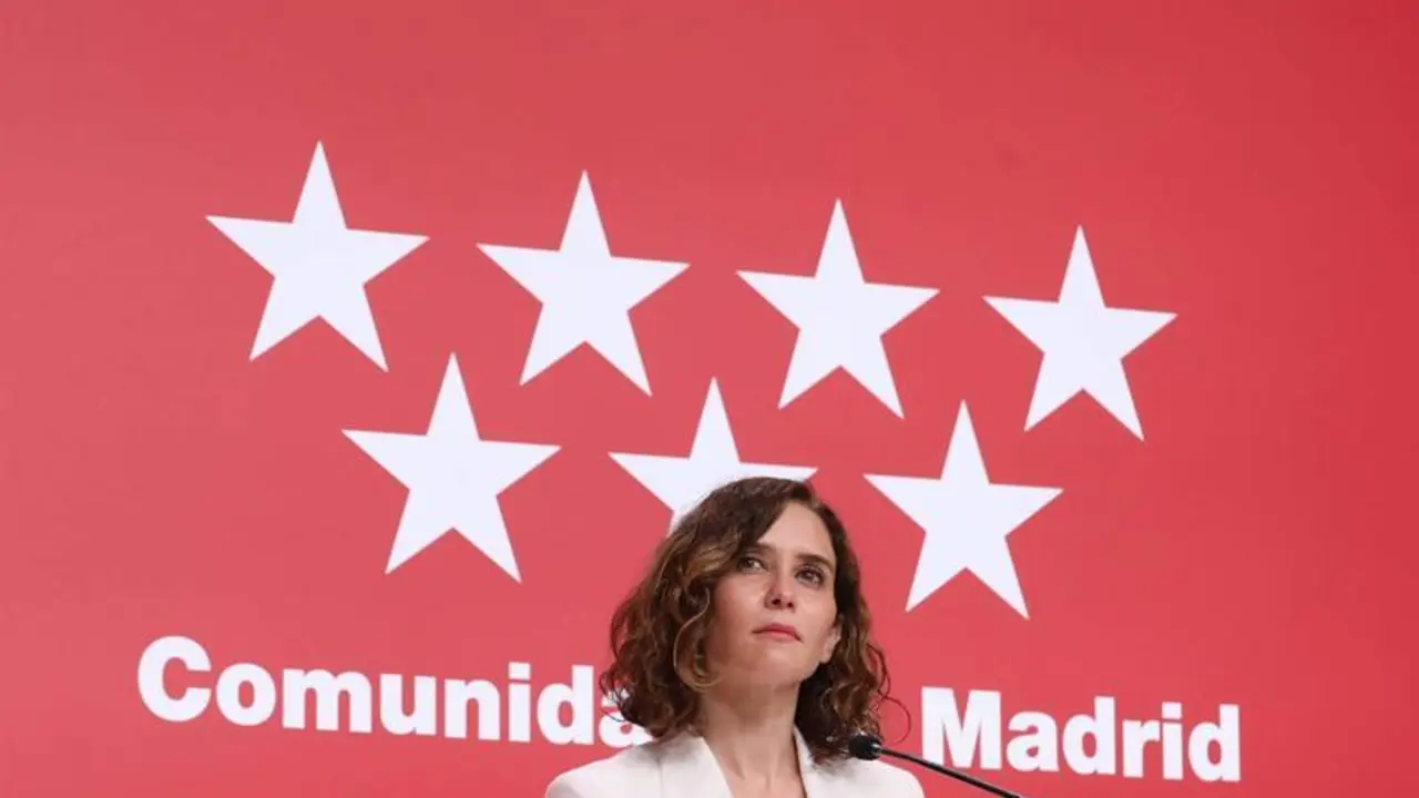 <p> La presidenta de la Comunidad de Madrid, Isabel D&iacute;az Ayuso, interviene tras la firma del convenio de transporte con el presidente de la Junta de Castilla La-Mancha, en la Real Casa de Correos, a 11 de julio de 2022, en Madrid (Espa&ntilde;a). - Marta Fern&aacute;ndez Jara - Europa Press </p>
