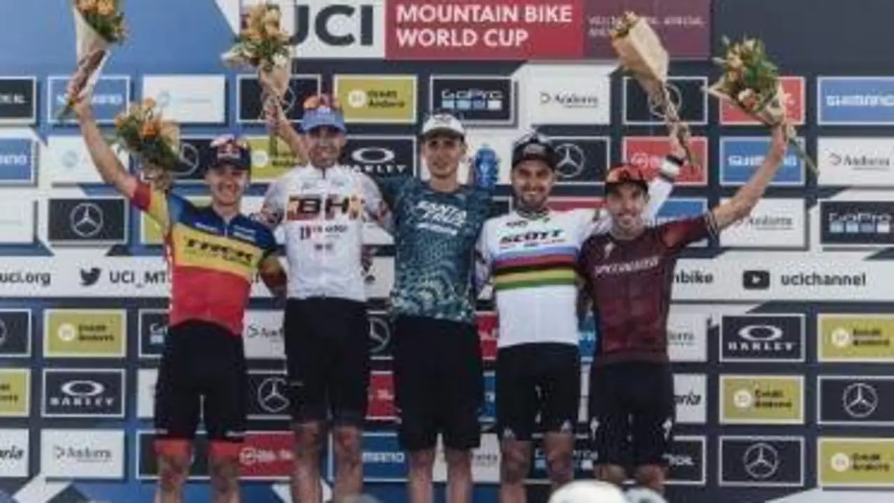 <p> P&oacute;dium Copa del Mundo de Cross. </p>