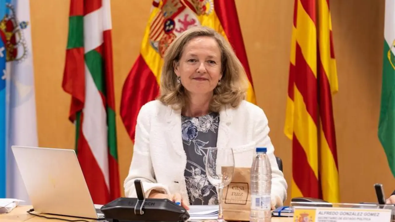 <p> La vicepresidenta primera y ministra de Asuntos Econ&oacute;micos y Transformaci&oacute;n Digital, Nadia Calvi&ntilde;o, durante la reuni&oacute;n de la Conferencia Sectorial para la Mejora Regulatoria y el Clima de Negocios. - MINISTERIO DE ASUNTOS ECON&Oacute;MICOS </p>
