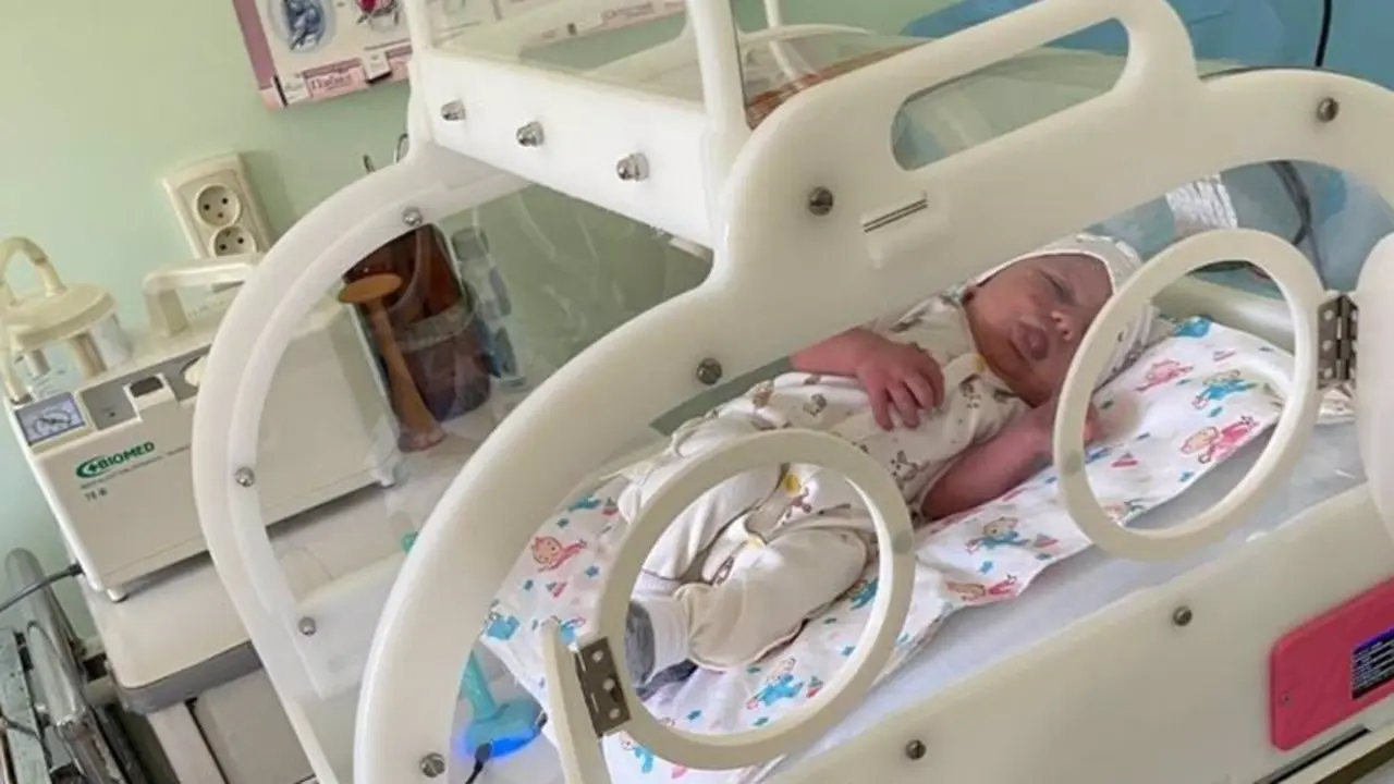 <p> Reci&eacute;n nacidos en Ucrania salen adelante gracias a cunas climatizadas fabricadas por alumnos de colegios salesianos - SALESIANOS </p>