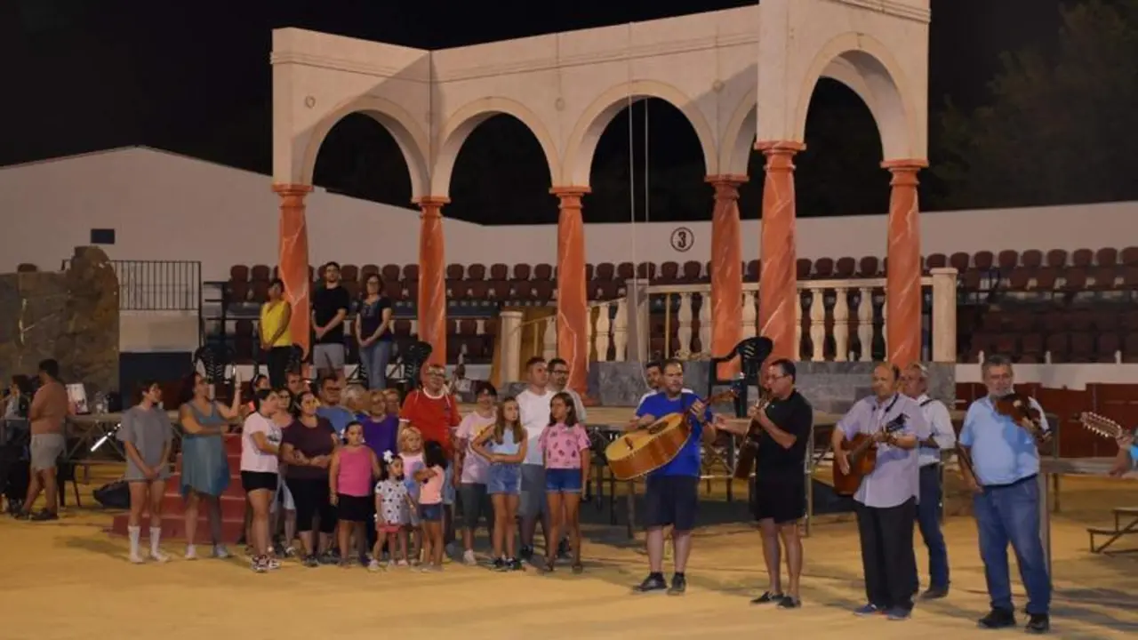 <p> Ensayos generales de La Duquesa de Benamej&iacute; en la plaza de toros del municipio. </p>