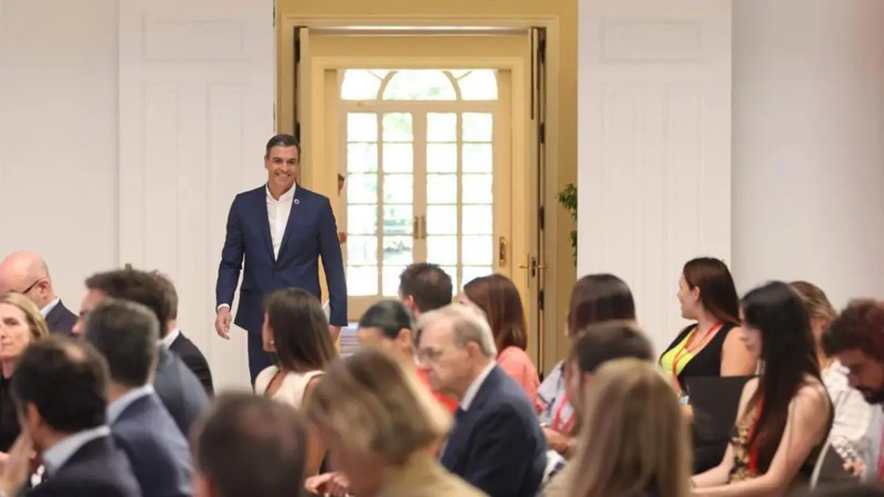 <p> El presidente del Gobierno, Pedro S&aacute;nchez, a su llegada para presentar el primer informe de rendici&oacute;n de cuentas 2022 del Gobierno de Espa&ntilde;a, en el Complejo de La Moncloa, a 29 de julio de 2022, en Madrid (Espa&ntilde;a). - Eduardo Parra - Europa Press </p>
