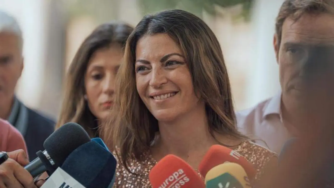 <p> Macarena Olona. </p>