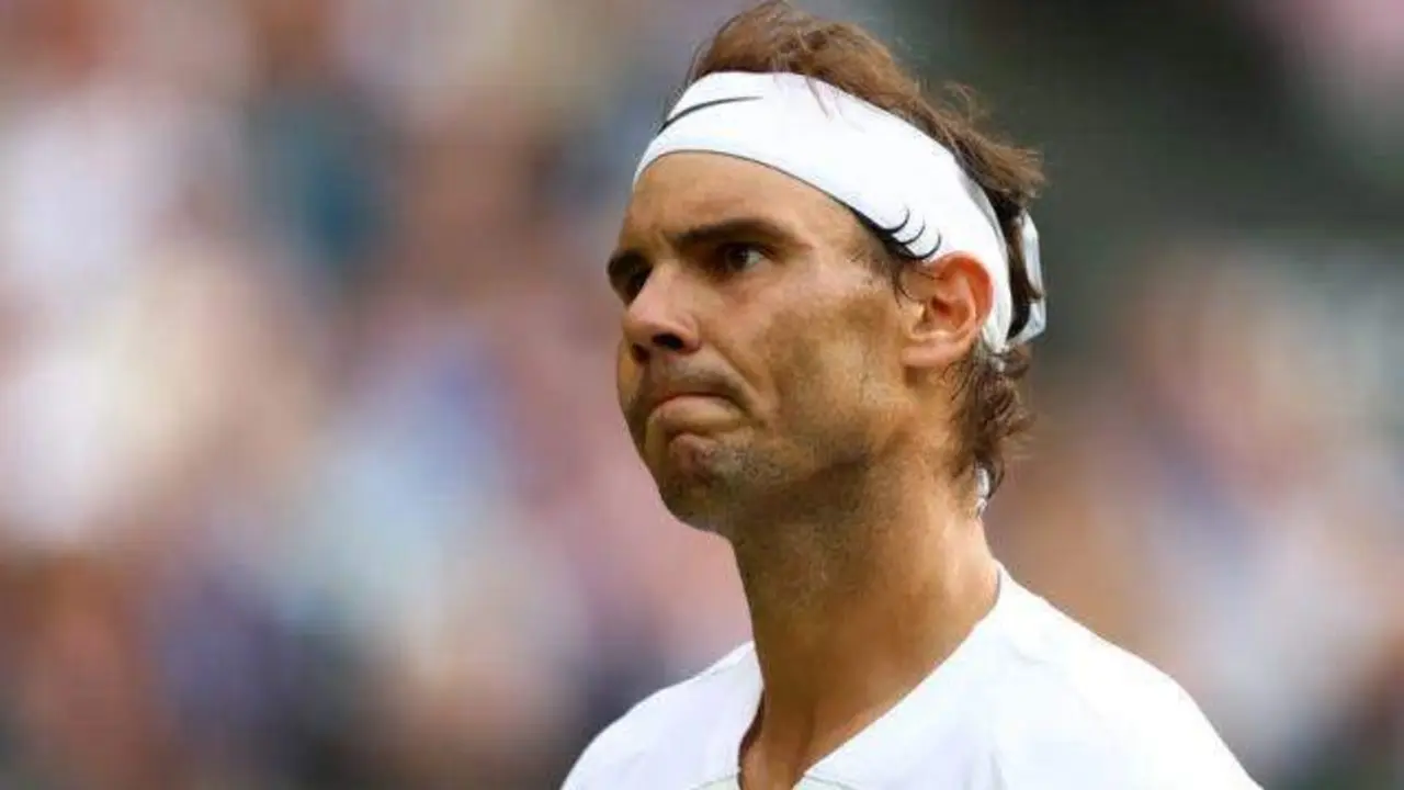 <p> Rafa Nadal precupado </p>