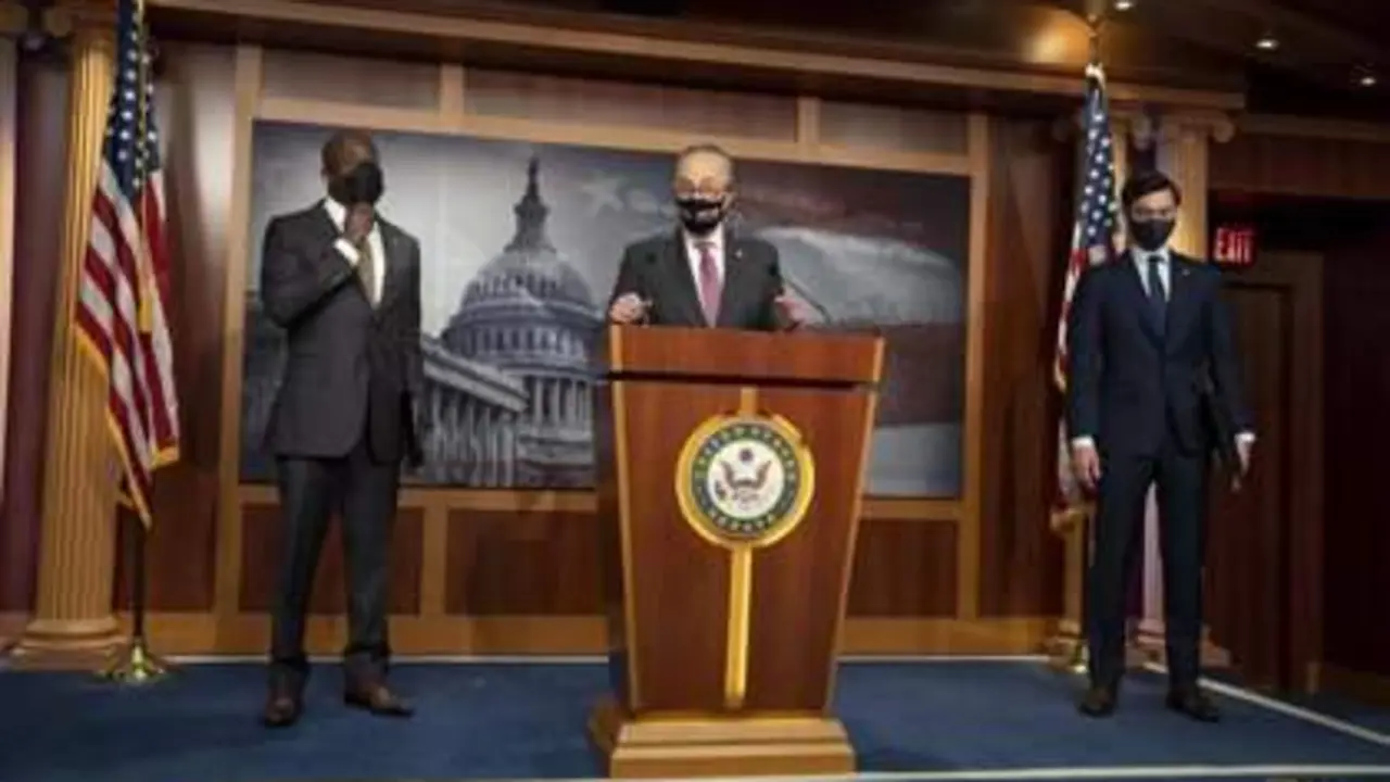 <p> El l&iacute;der de los senadores dem&oacute;cratas de Estados Unidos, Chuck Schumer, en la sede del Senado en Washington - -/Senate Democrats/dpa - Archivo </p>