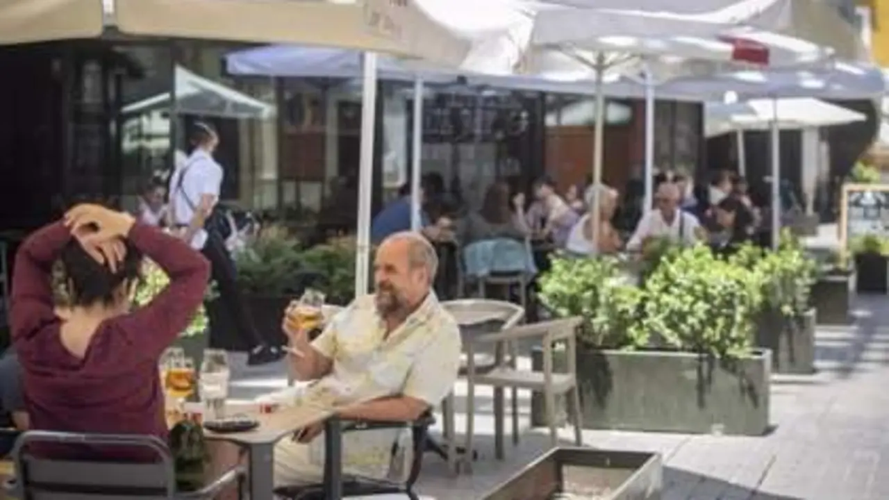 <p> Terraza de un bar </p>